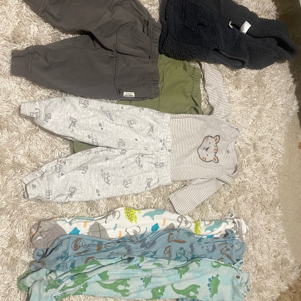 Size 9 MON Baby Clothing lot - footed pjs, joggers, shirt and pant set